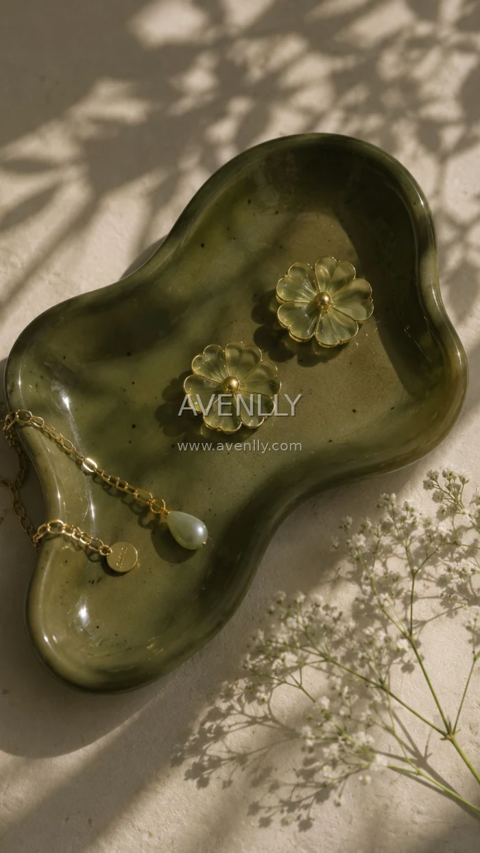 Pearl Necklace Green Silk Aesthetic Wallpaper